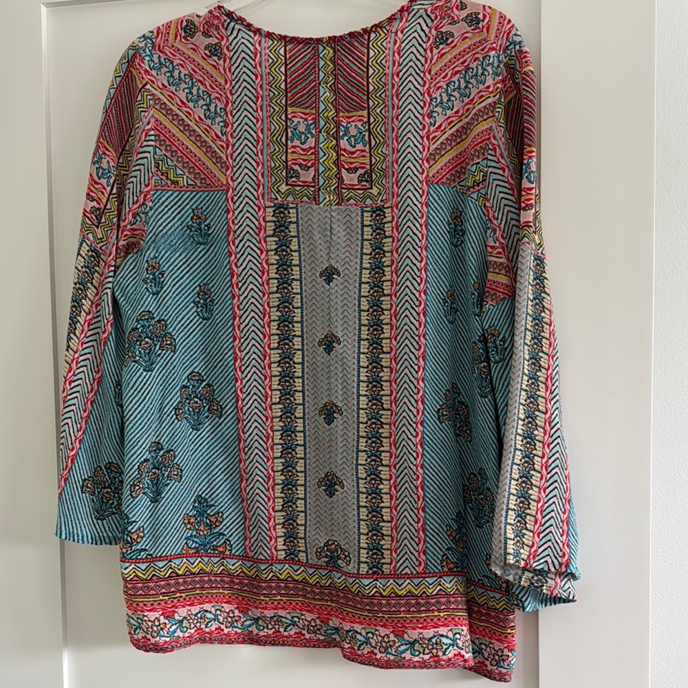 Tolani Blue and Red Graphic 3/4 Sleeve Blouse - Picture 2 of 2
